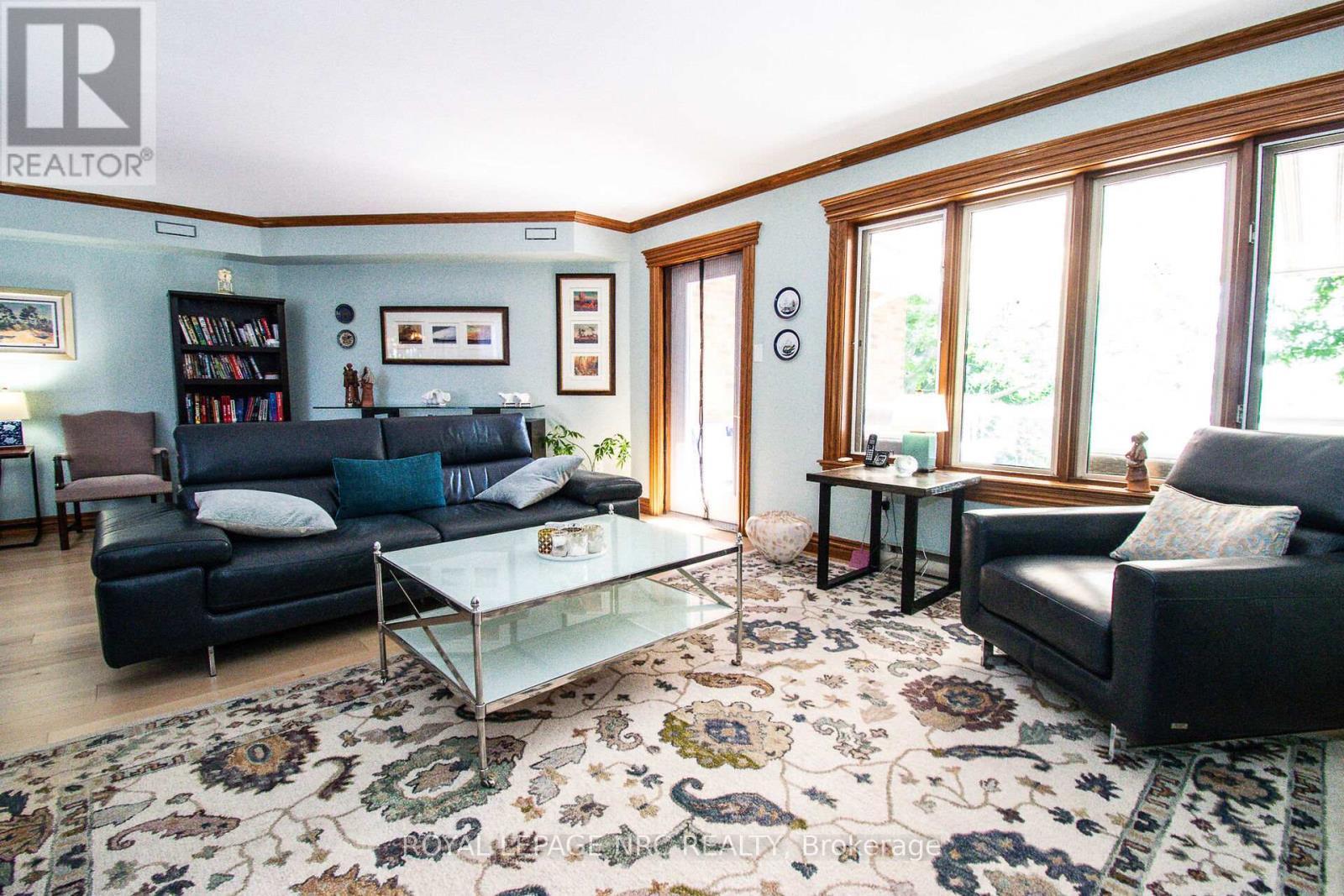 












302 - 55 MAIN STREET

,
St. Catharines (Port Dalhousie),




Ontario
L2N4T8

