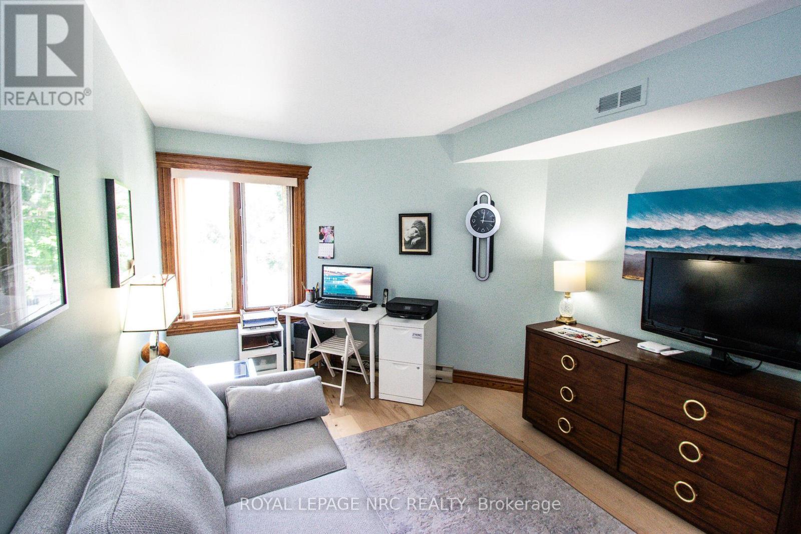 












302 - 55 MAIN STREET

,
St. Catharines (Port Dalhousie),




Ontario
L2N4T8

