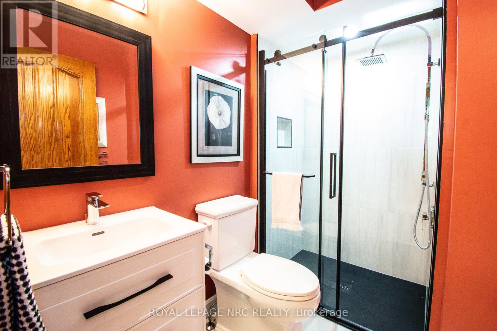 












302 - 55 MAIN STREET

,
St. Catharines (Port Dalhousie),




Ontario
L2N4T8

