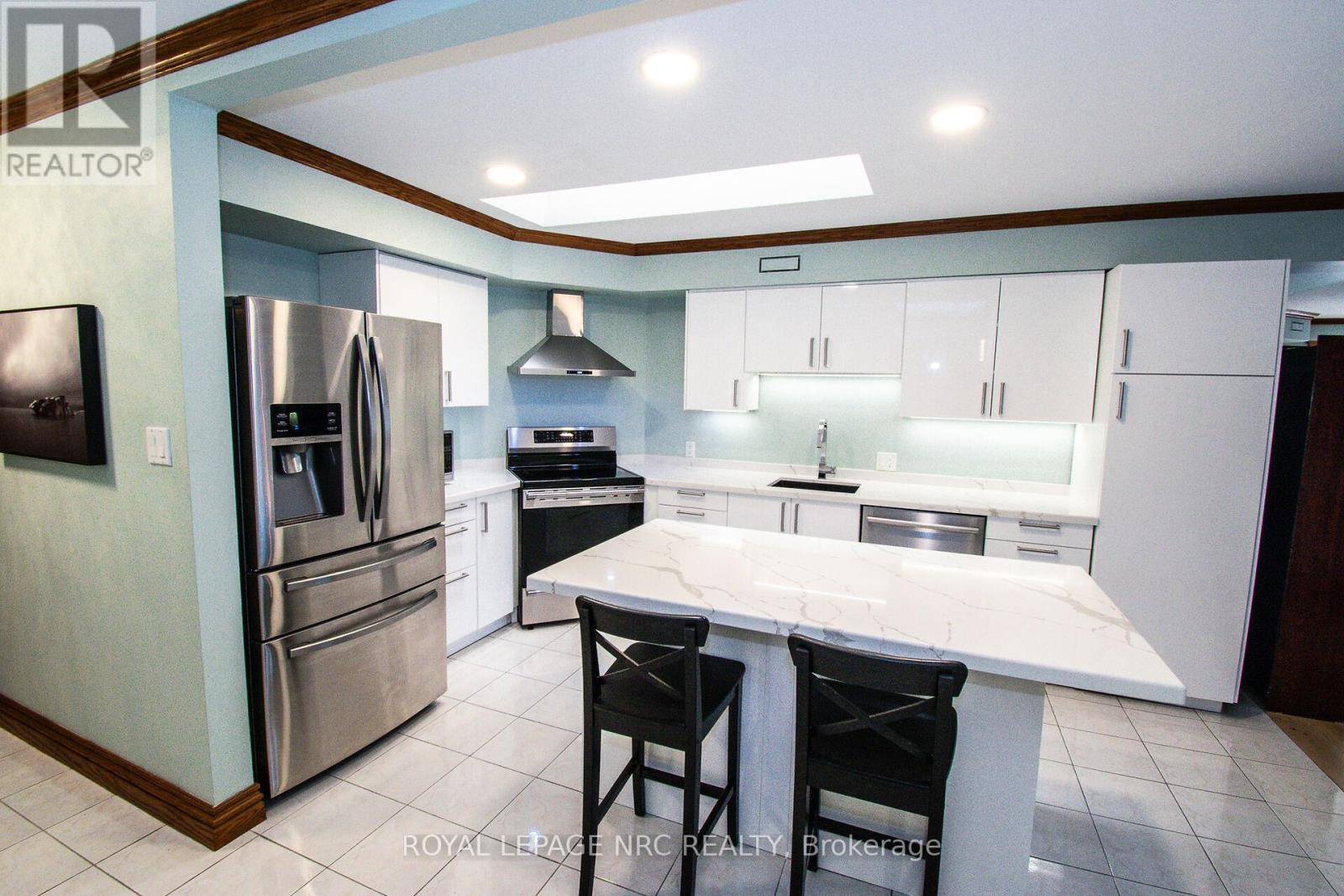 












302 - 55 MAIN STREET

,
St. Catharines (Port Dalhousie),




Ontario
L2N4T8

