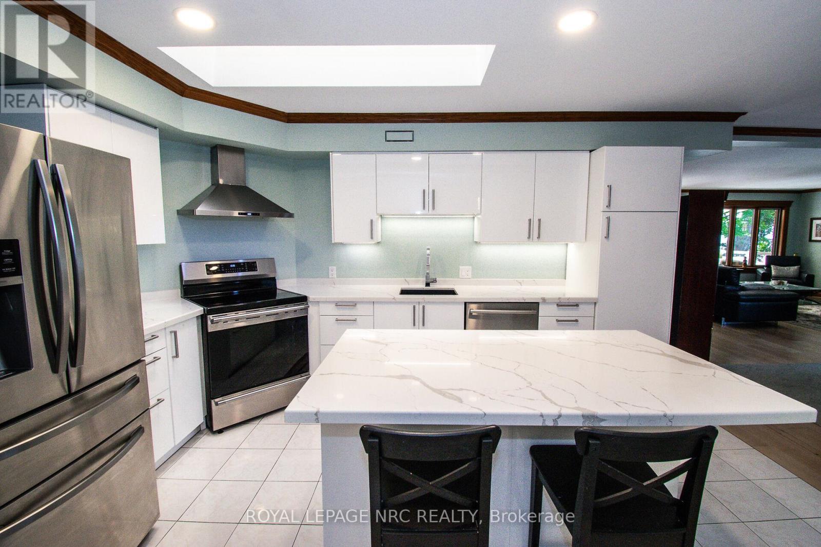 












302 - 55 MAIN STREET

,
St. Catharines (Port Dalhousie),




Ontario
L2N4T8

