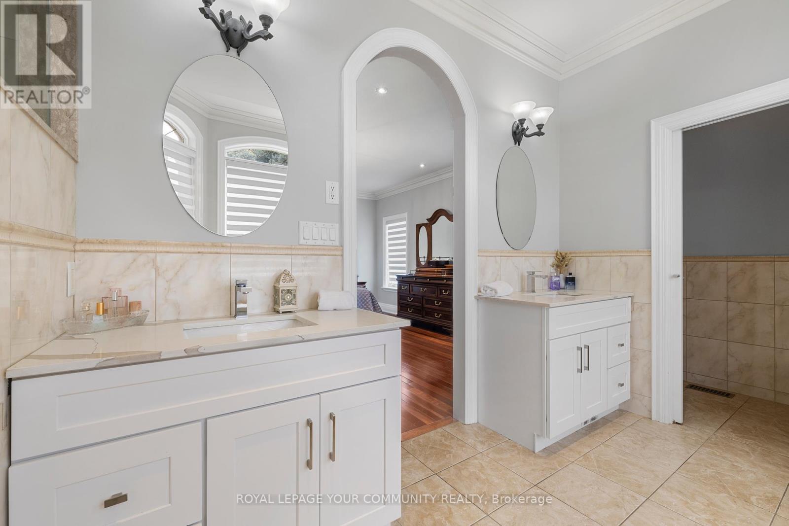 












294 SUNSET BEACH ROAD

,
Richmond Hill,




Ontario
L4E3H2

