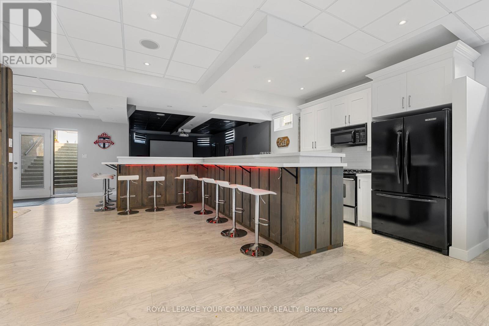 












294 SUNSET BEACH ROAD

,
Richmond Hill,




Ontario
L4E3H2

