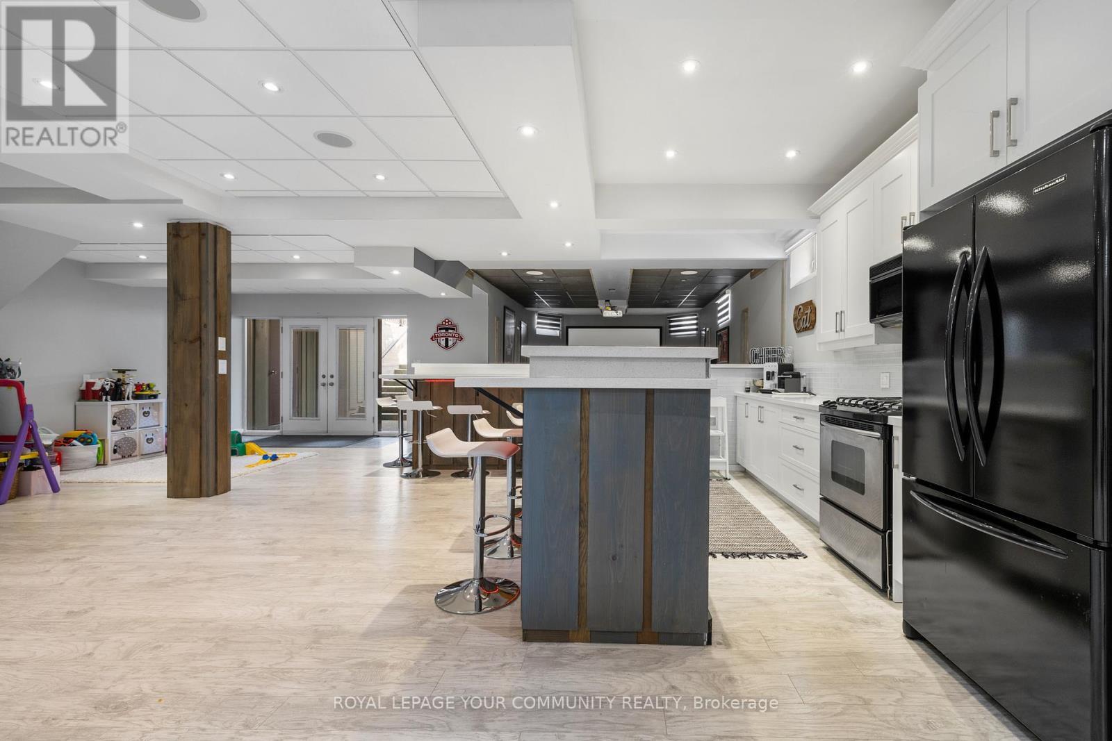 












294 SUNSET BEACH ROAD

,
Richmond Hill,




Ontario
L4E3H2

