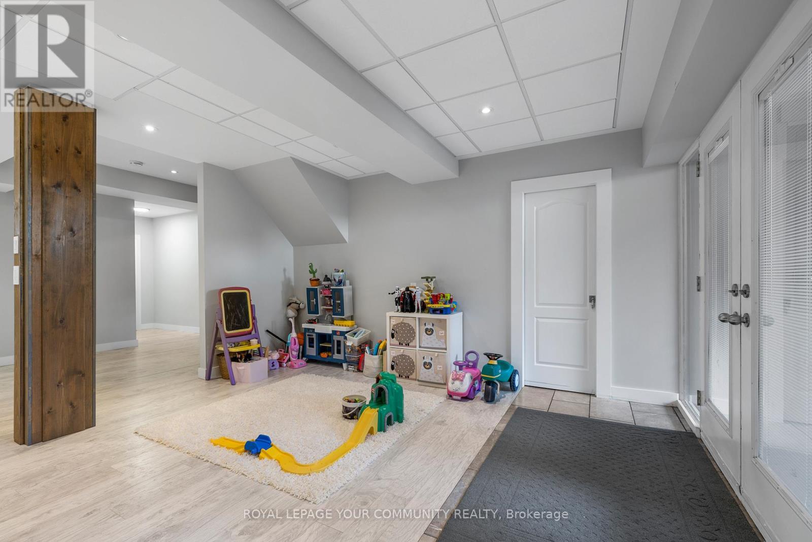 












294 SUNSET BEACH ROAD

,
Richmond Hill,




Ontario
L4E3H2

