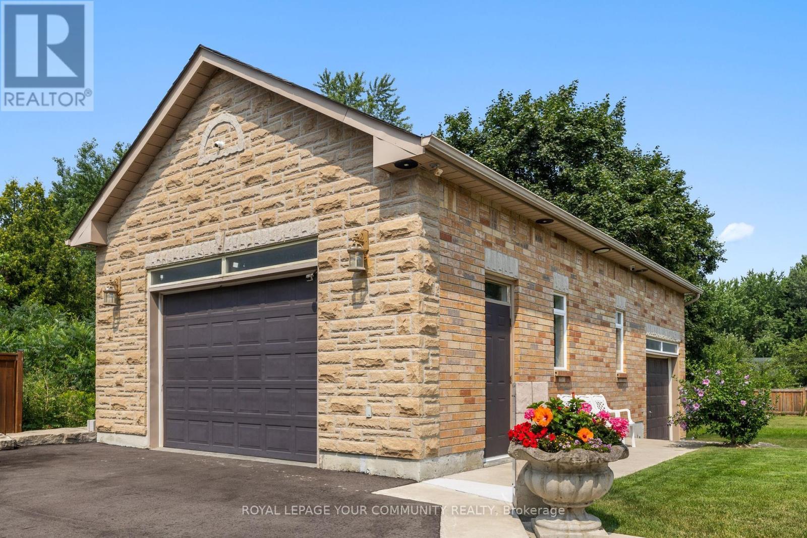 












294 SUNSET BEACH ROAD

,
Richmond Hill,




Ontario
L4E3H2

