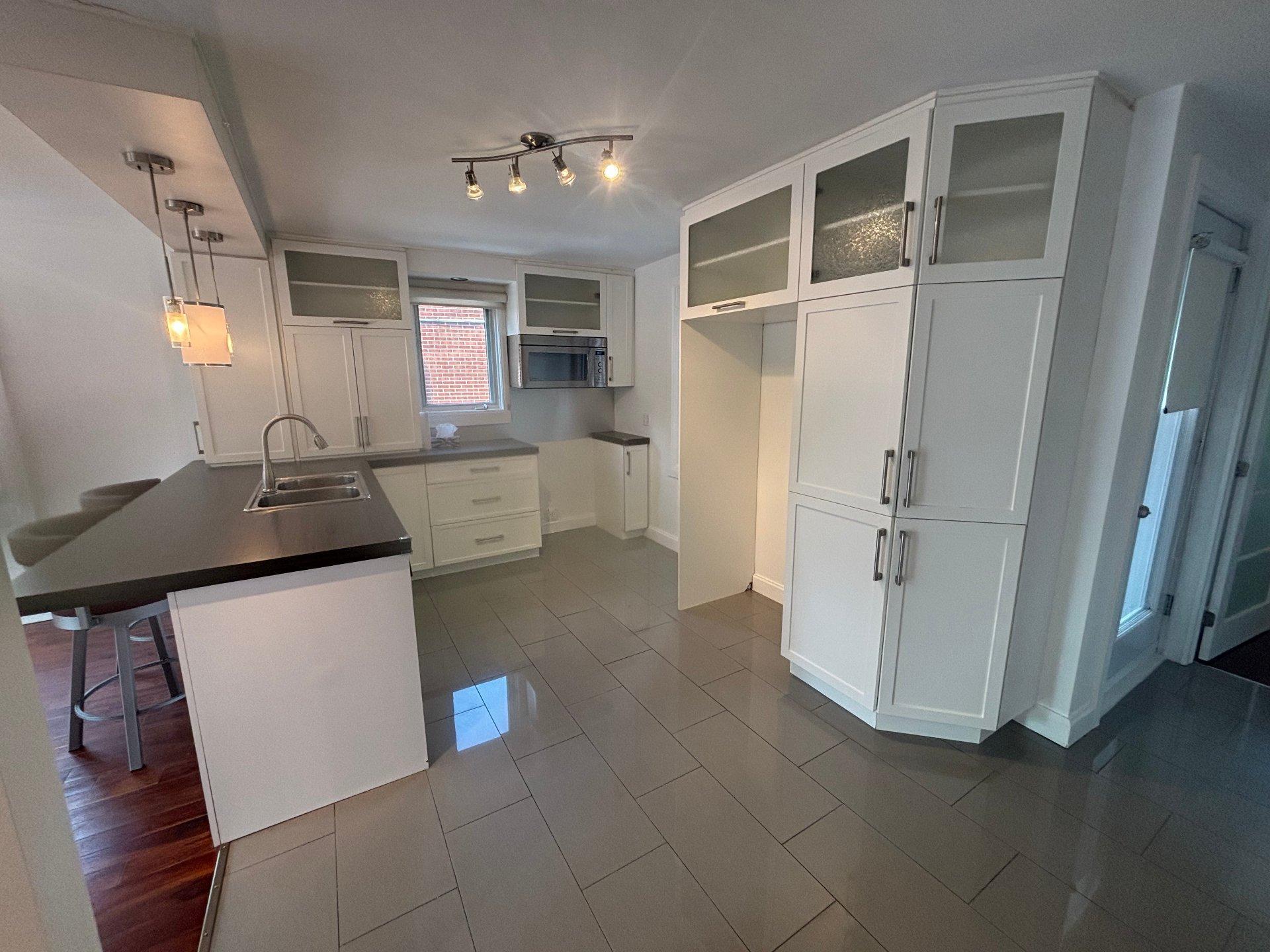 









1922


Rue de Bergerville

,
Québec (Sainte-Foy/Sillery/Cap-Rouge),




QC
G1S1J8

