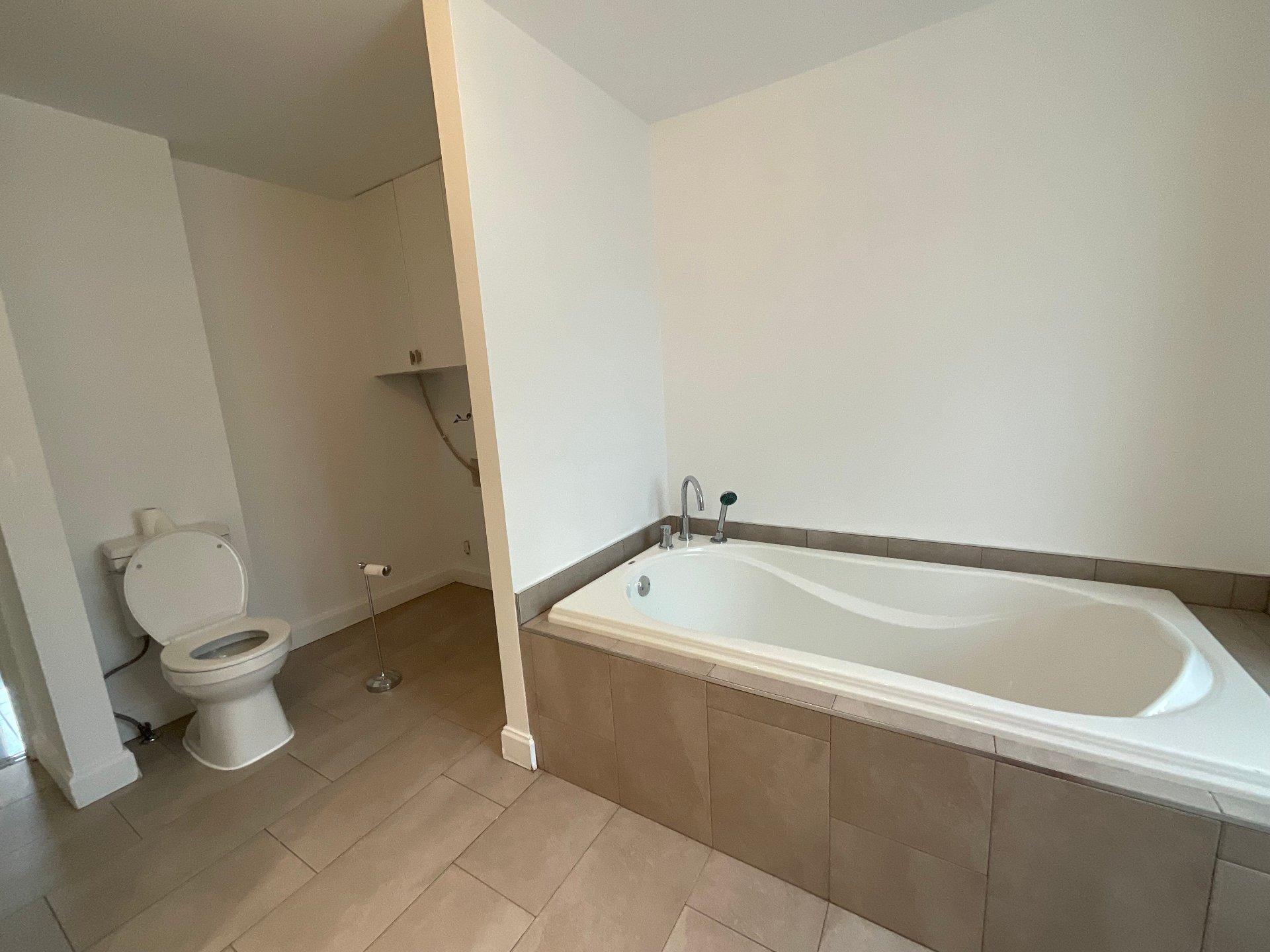 









1922


Rue de Bergerville

,
Québec (Sainte-Foy/Sillery/Cap-Rouge),




QC
G1S1J8

