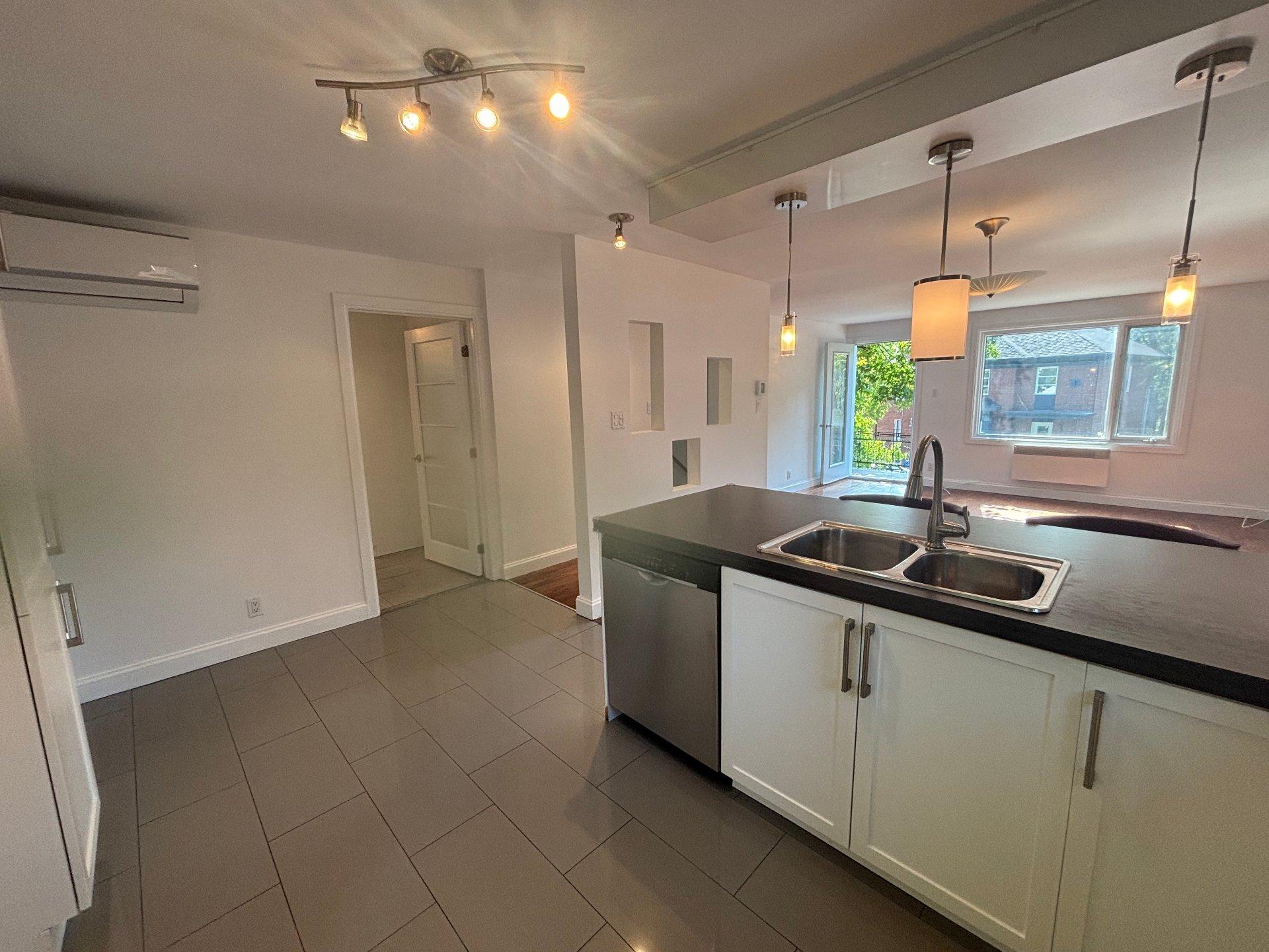 









1922


Rue de Bergerville

,
Québec (Sainte-Foy/Sillery/Cap-Rouge),




QC
G1S1J8

