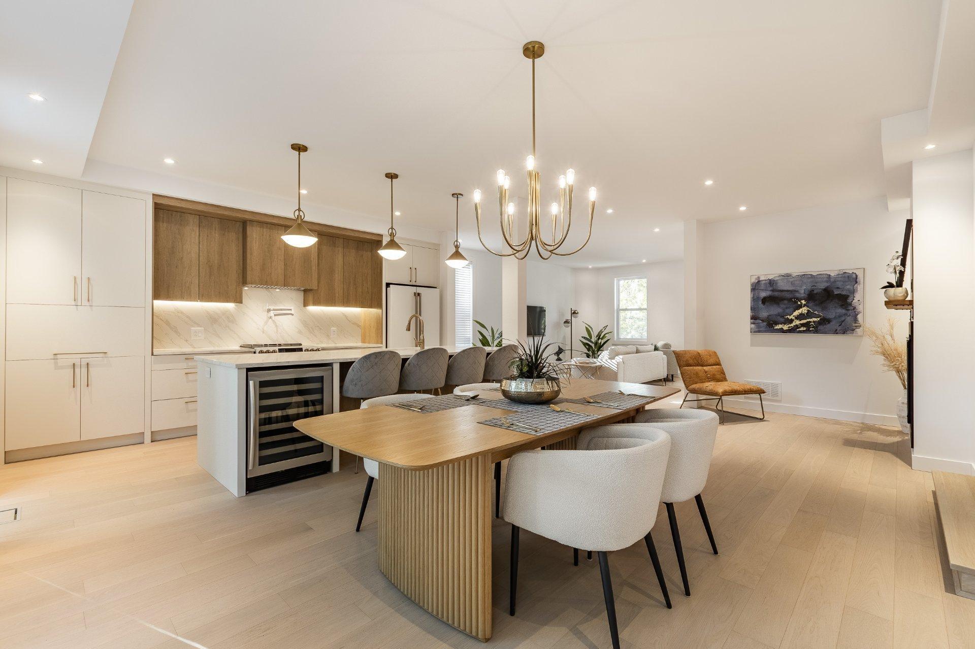









647


Av. Oak

,
Saint-Lambert,




QC
J4P2R5

