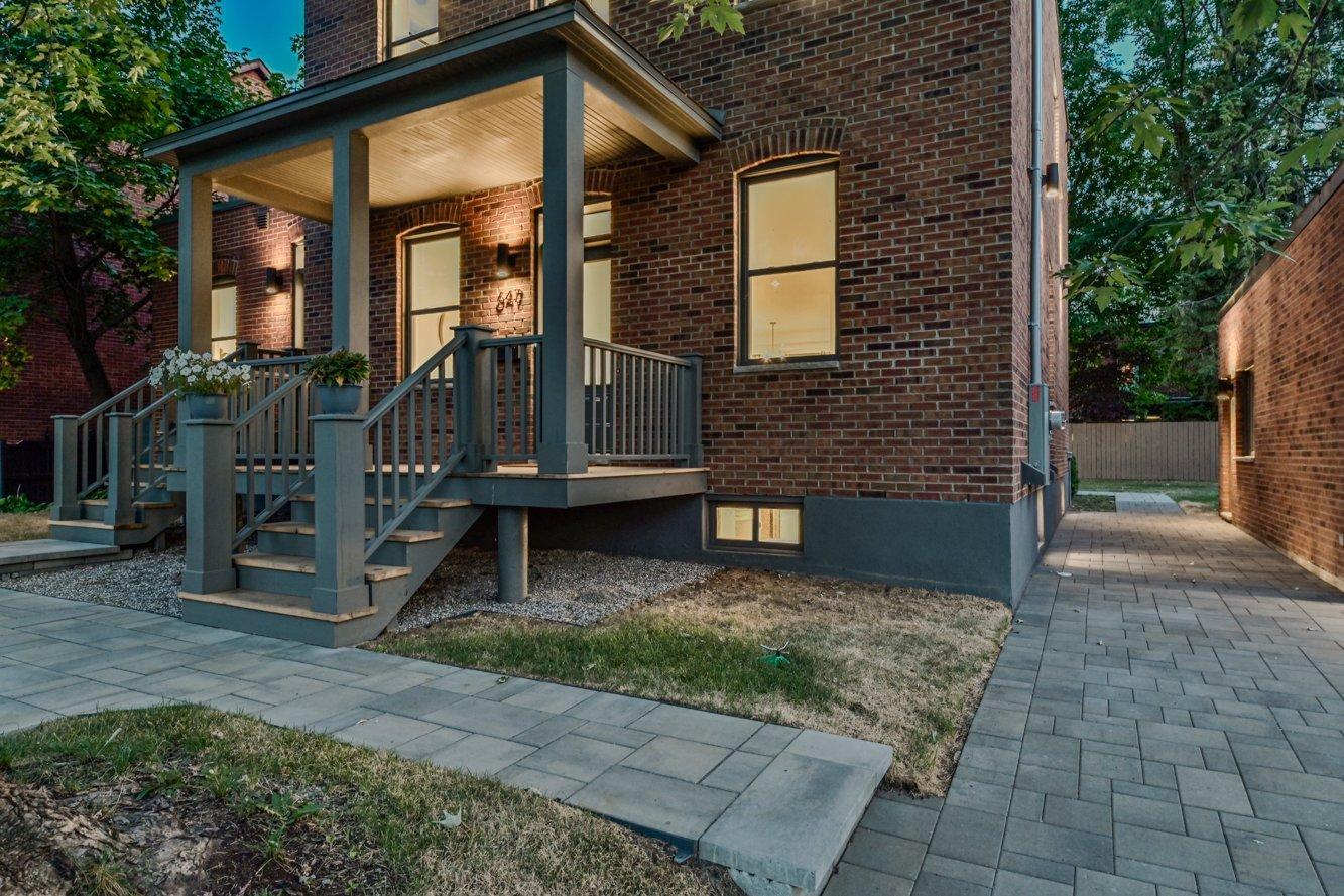 









647


Av. Oak

,
Saint-Lambert,




QC
J4P2R5

