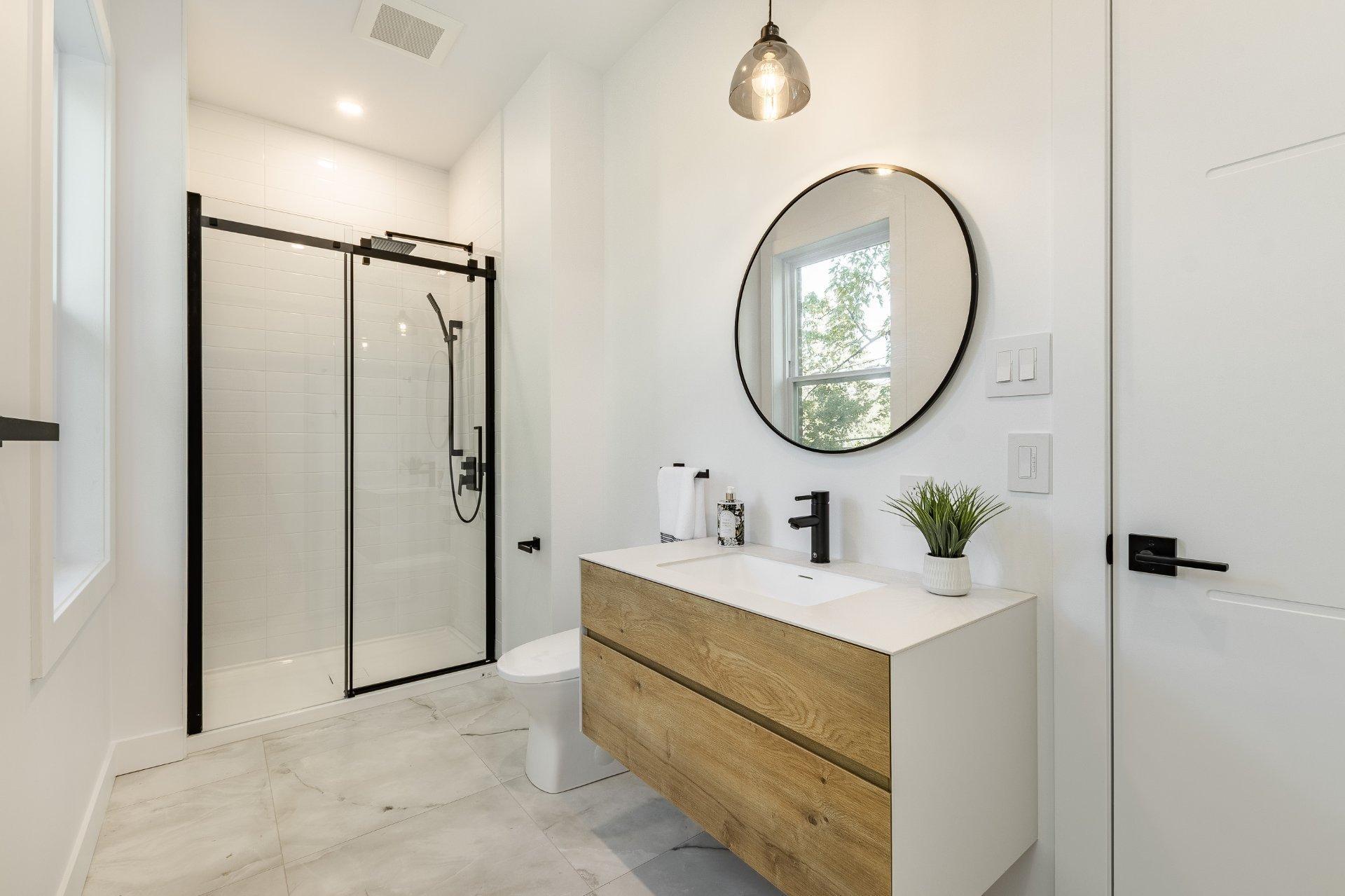









647


Av. Oak

,
Saint-Lambert,




QC
J4P2R5

