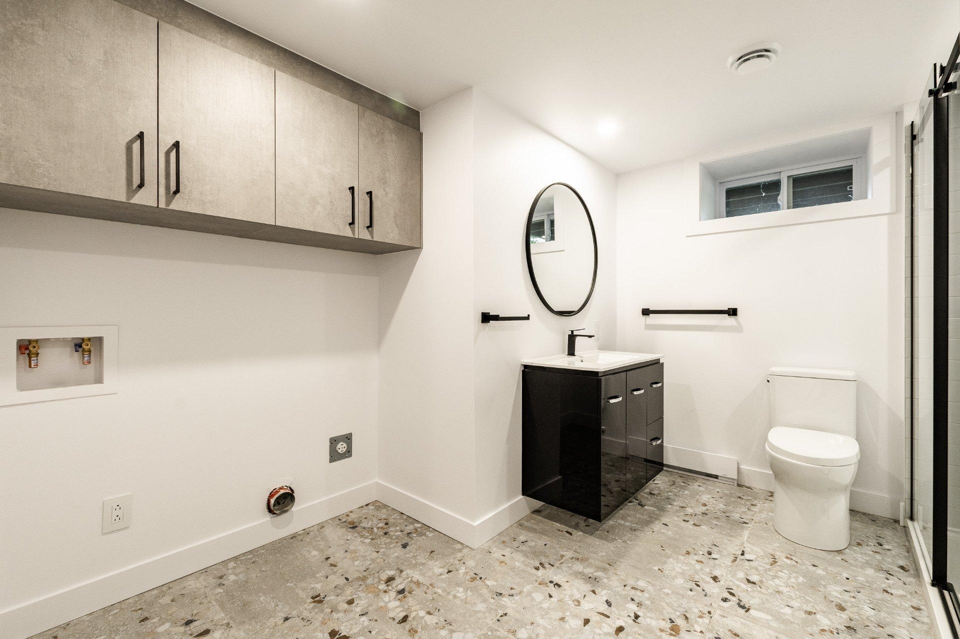









647


Av. Oak

,
Saint-Lambert,




QC
J4P2R5

