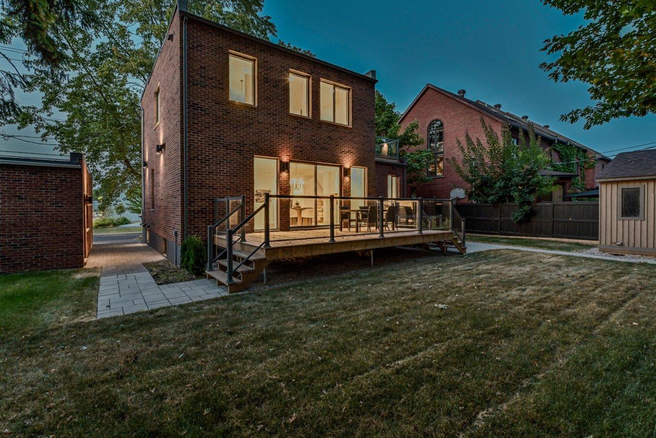 









647


Av. Oak

,
Saint-Lambert,




QC
J4P2R5

