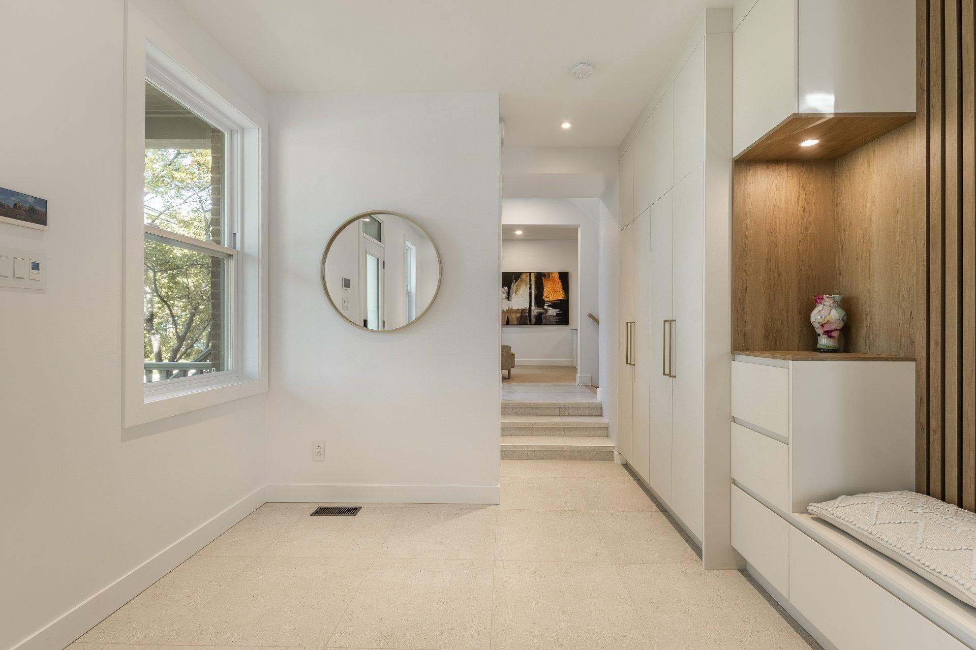 









647


Av. Oak

,
Saint-Lambert,




QC
J4P2R5

