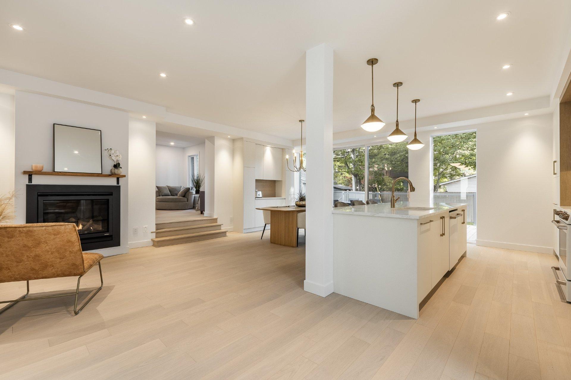 









647


Av. Oak

,
Saint-Lambert,




QC
J4P2R5

