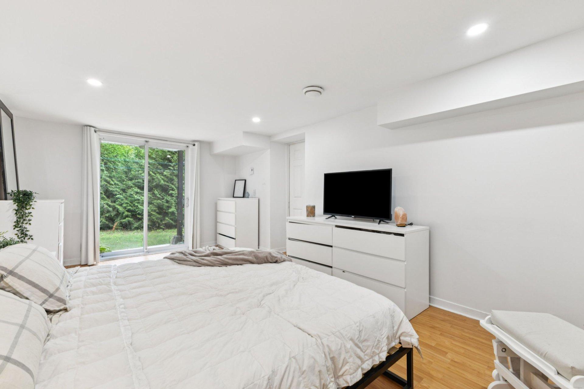 









607


Ch. du Poisson-Blanc

,
Denholm,




QC
J8N9E2

