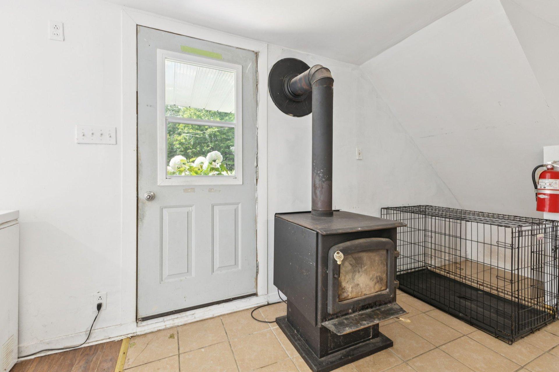 









607


Ch. du Poisson-Blanc

,
Denholm,




QC
J8N9E2

