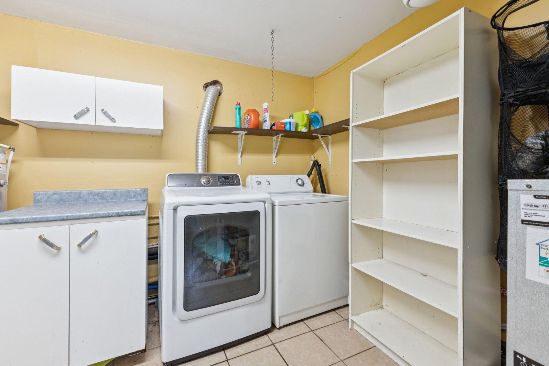 









607


Ch. du Poisson-Blanc

,
Denholm,




QC
J8N9E2

