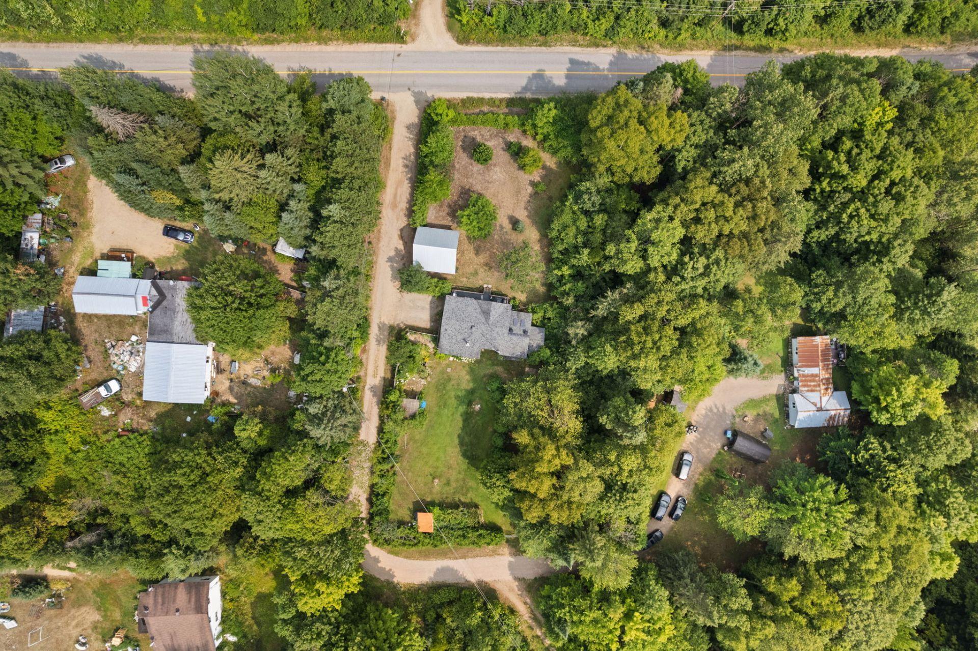 









607


Ch. du Poisson-Blanc

,
Denholm,




QC
J8N9E2


