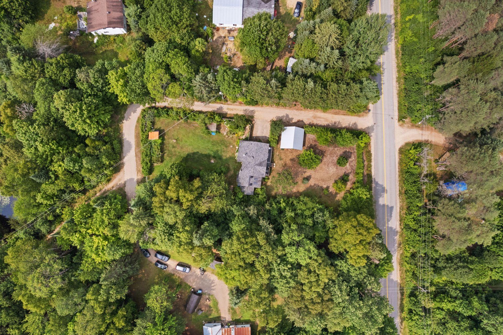 









607


Ch. du Poisson-Blanc

,
Denholm,




QC
J8N9E2

