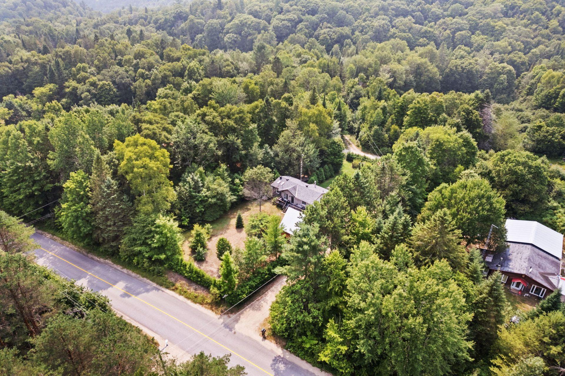 









607


Ch. du Poisson-Blanc

,
Denholm,




QC
J8N9E2

