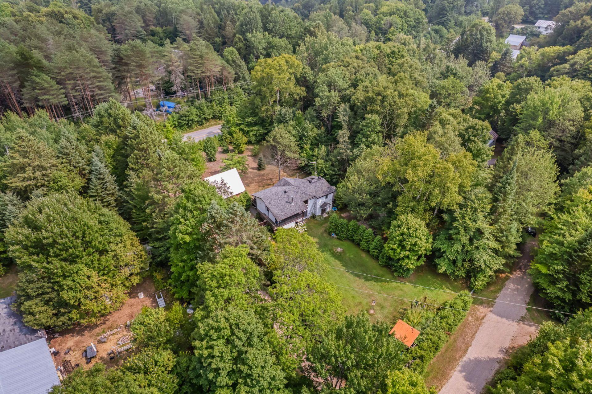 









607


Ch. du Poisson-Blanc

,
Denholm,




QC
J8N9E2

