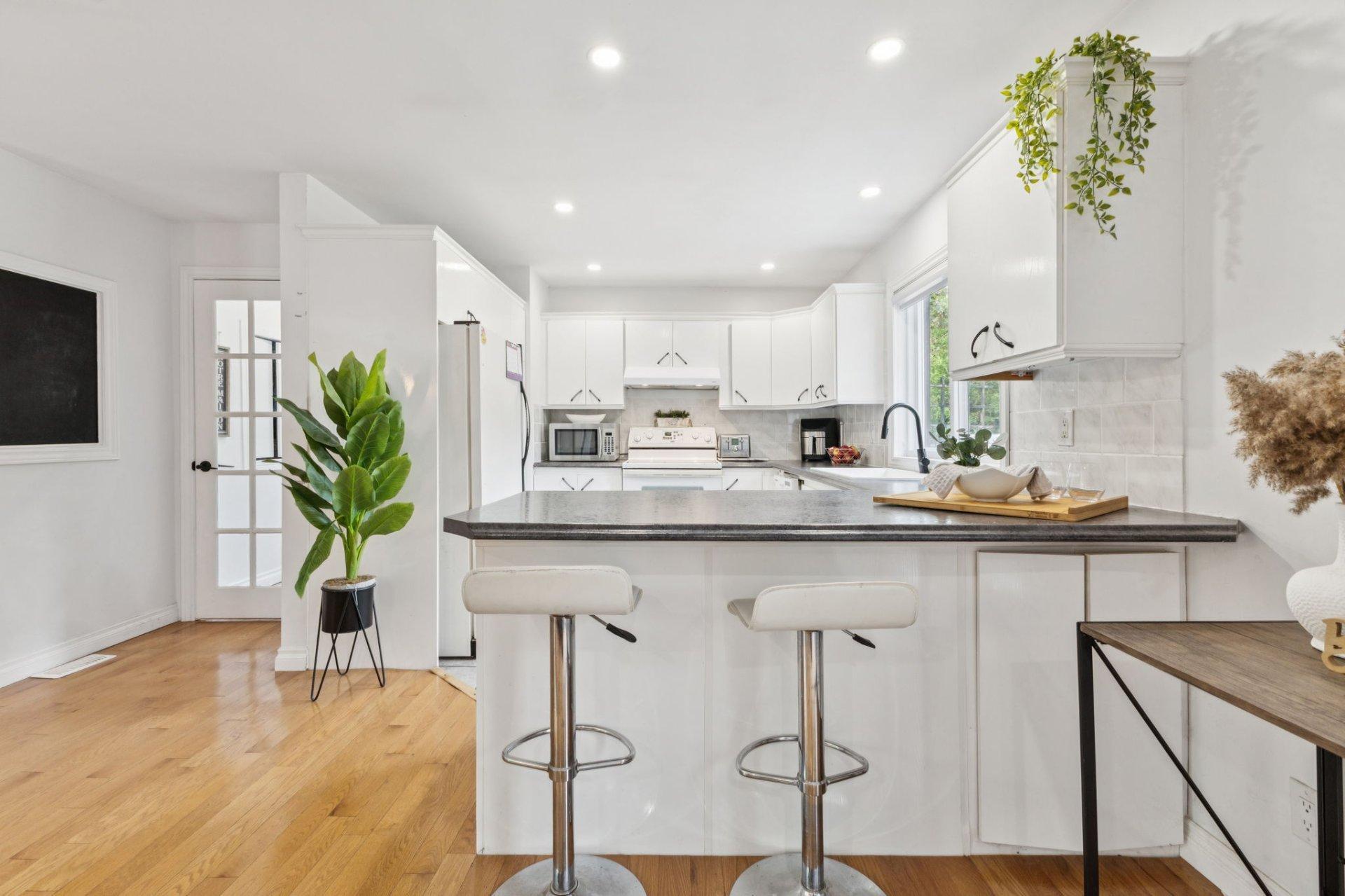 









607


Ch. du Poisson-Blanc

,
Denholm,




QC
J8N9E2

