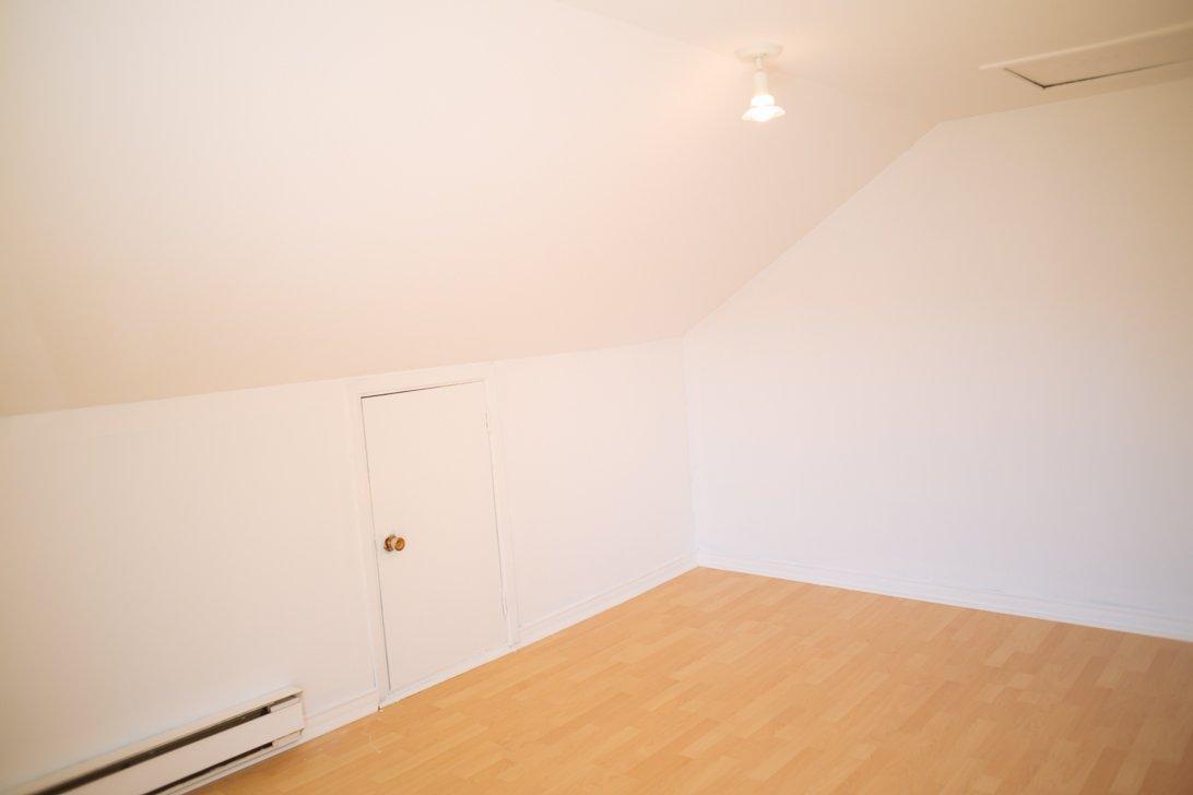 









965


Rue Père-Marquette

,
Trois-Rivières,




QC
G8Z3M2

