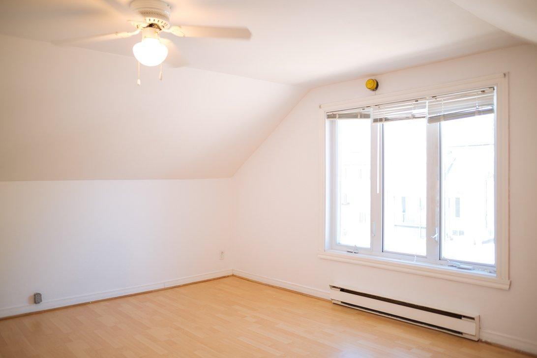 









965


Rue Père-Marquette

,
Trois-Rivières,




QC
G8Z3M2

