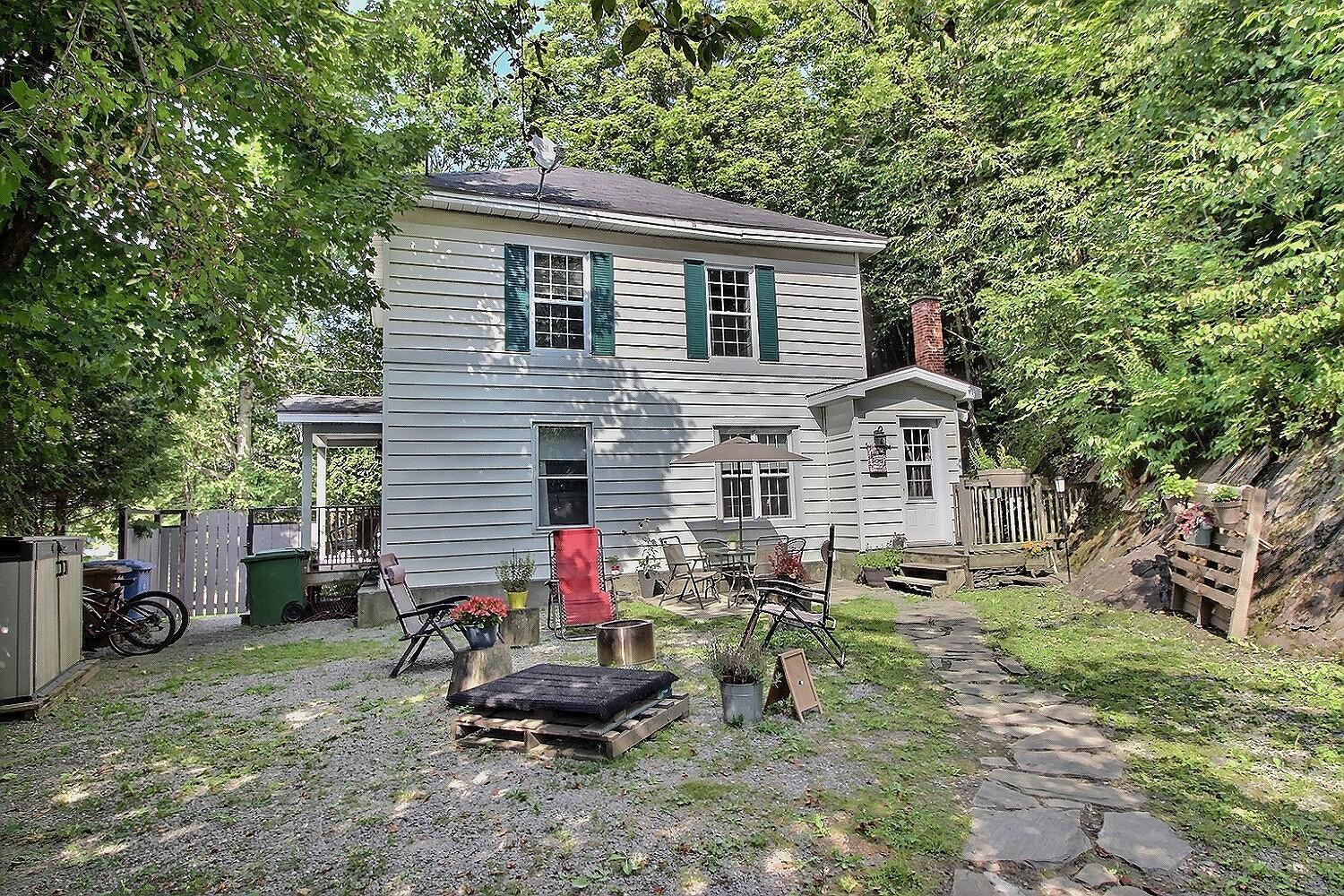 









182


Rue Tyler

,
Ayer's Cliff,




QC
J0B1C0

