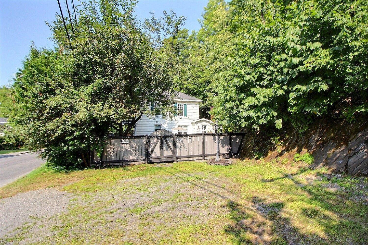 









182


Rue Tyler

,
Ayer's Cliff,




QC
J0B1C0

