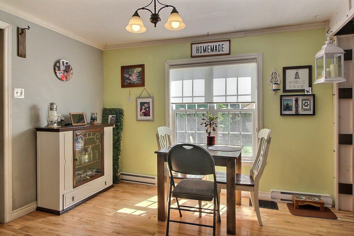 









182


Rue Tyler

,
Ayer's Cliff,




QC
J0B1C0

