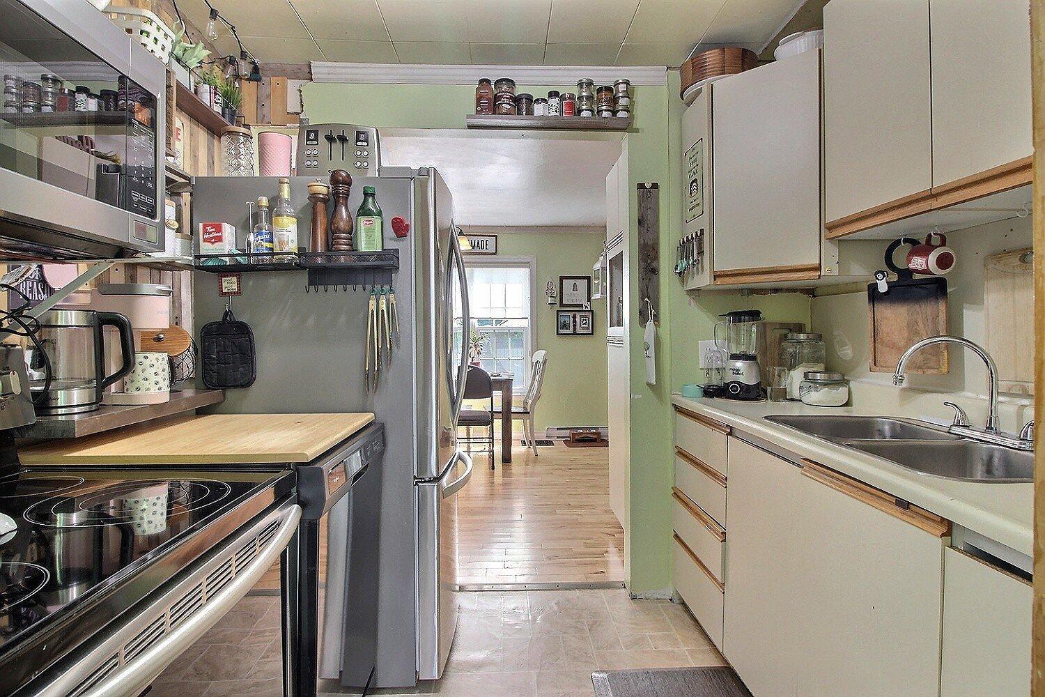 









182


Rue Tyler

,
Ayer's Cliff,




QC
J0B1C0

