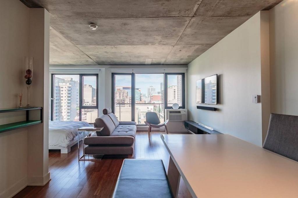 









1414


Rue Chomedey

, 906,
Montréal (Ville-Marie),




QC
H3H0A2

