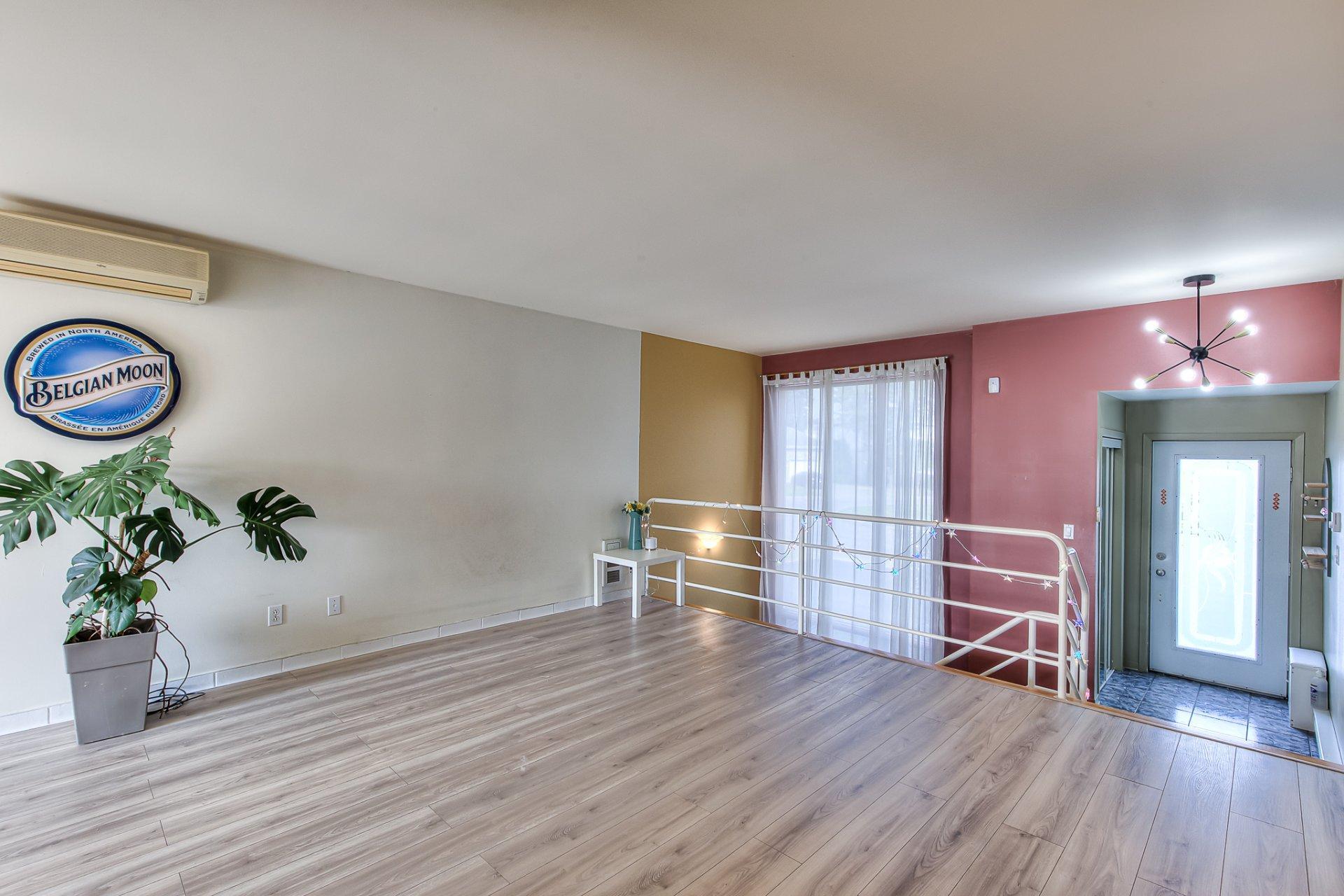 









55


Rue Perras

,
La Prairie,




QC
J5R5Y4

