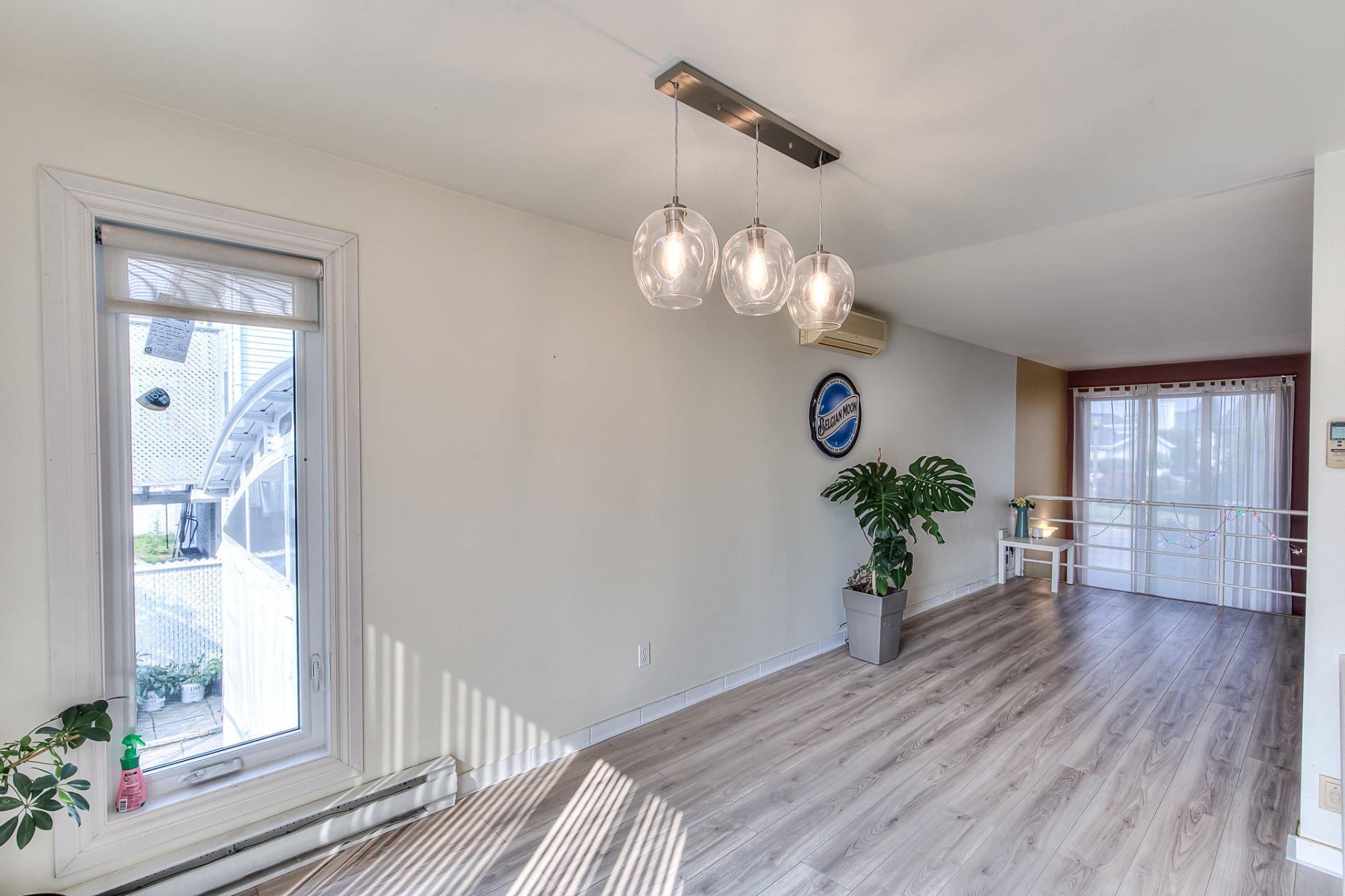 









55


Rue Perras

,
La Prairie,




QC
J5R5Y4

