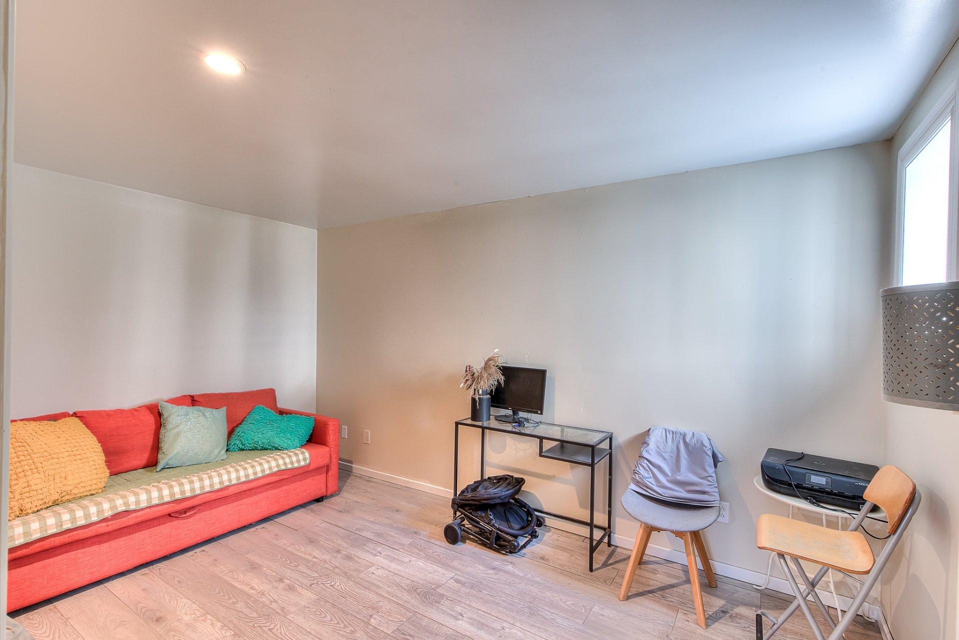 









55


Rue Perras

,
La Prairie,




QC
J5R5Y4

