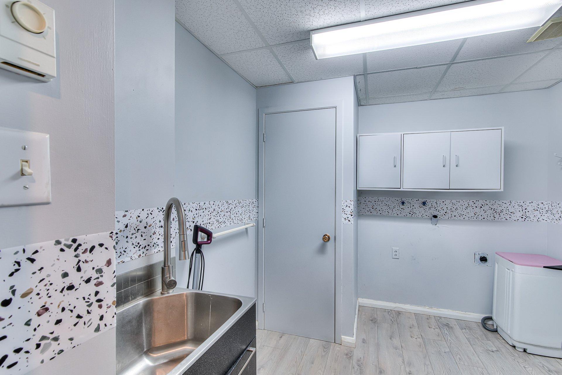 









55


Rue Perras

,
La Prairie,




QC
J5R5Y4

