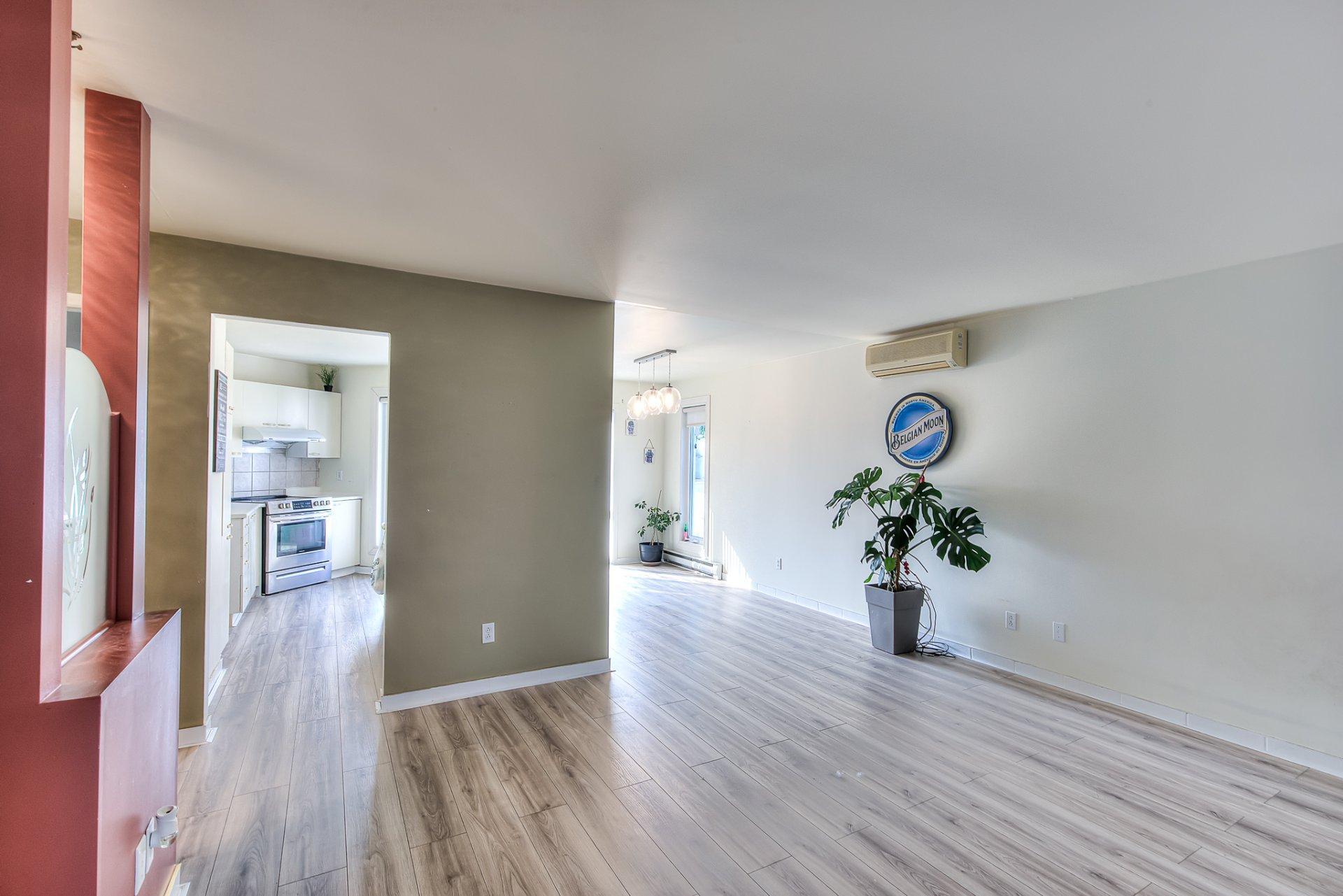 









55


Rue Perras

,
La Prairie,




QC
J5R5Y4

