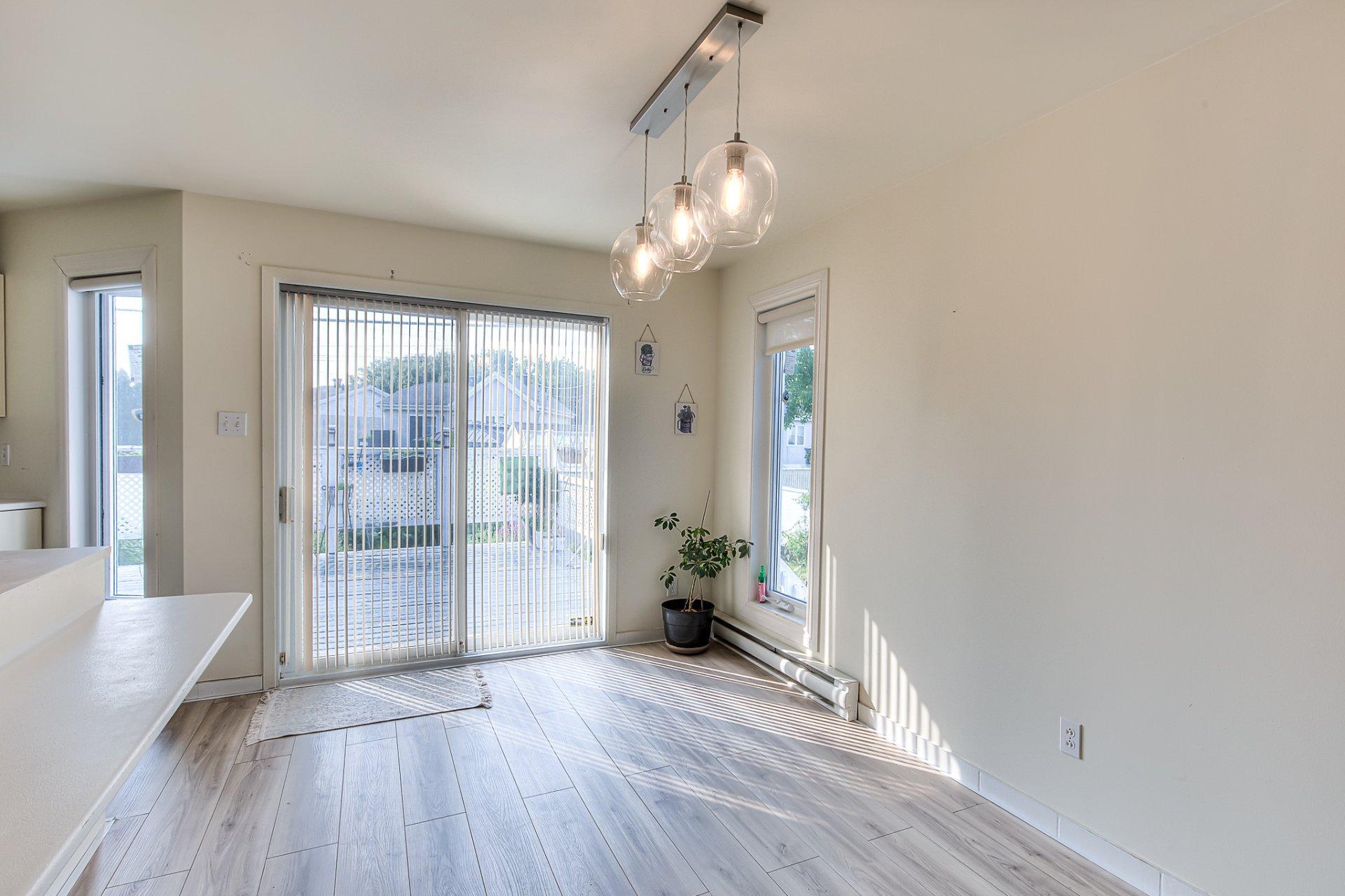 









55


Rue Perras

,
La Prairie,




QC
J5R5Y4

