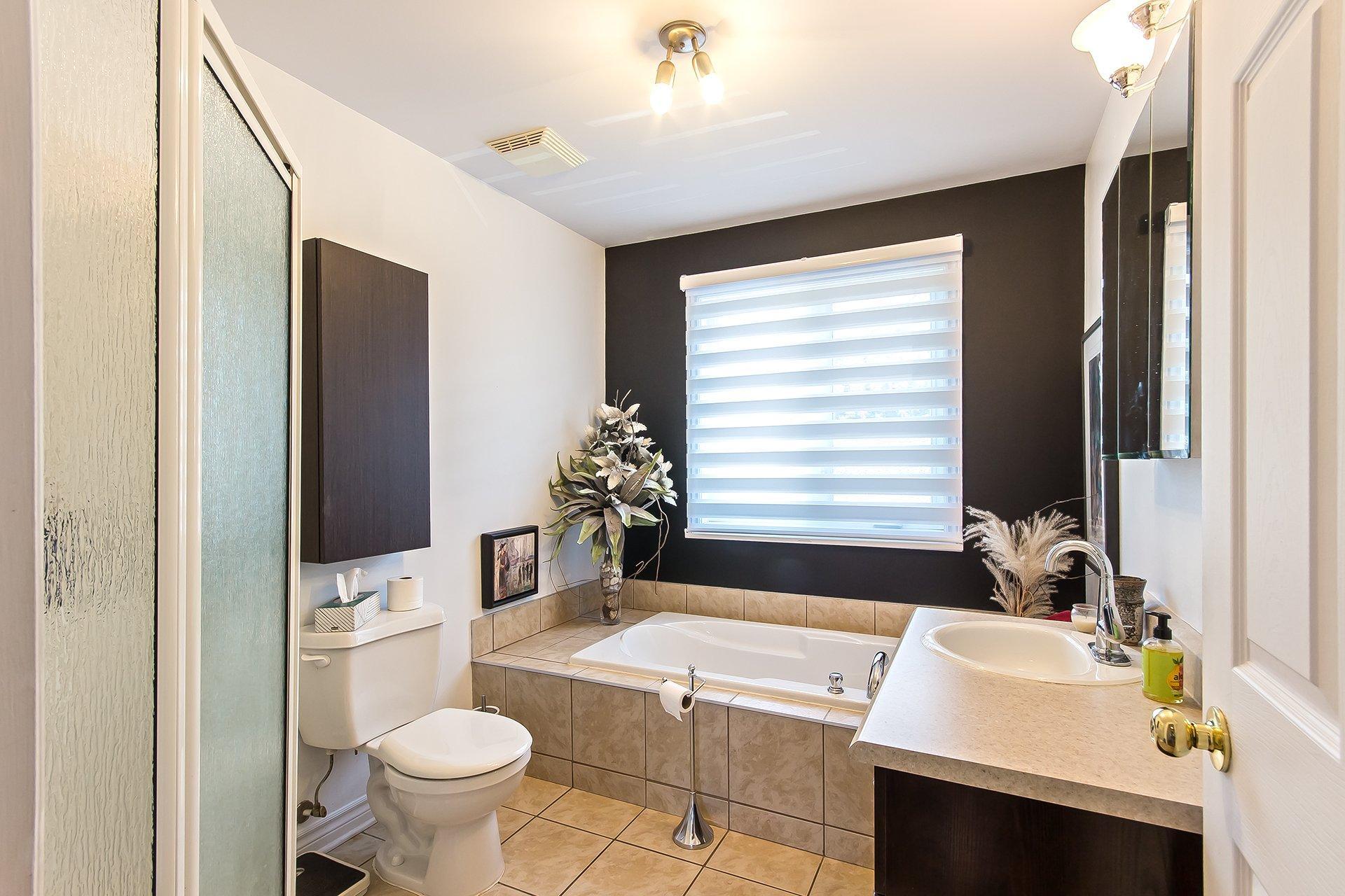 









26


Rue Décosse

,
Gatineau (Hull),




QC
J8Z1E6

