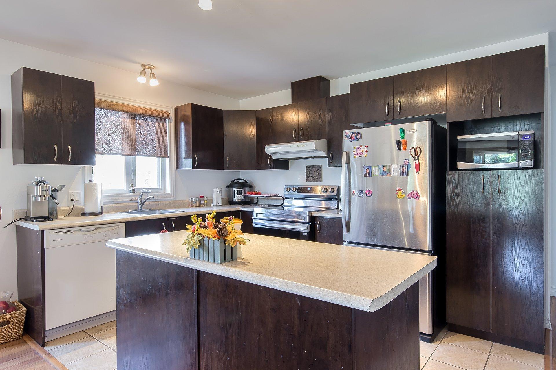 









26


Rue Décosse

,
Gatineau (Hull),




QC
J8Z1E6

