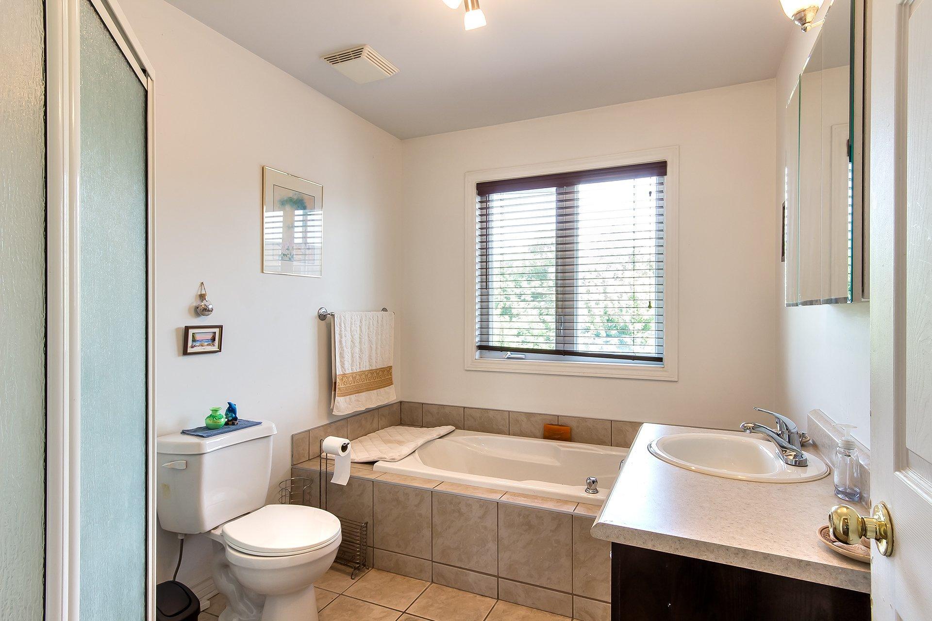 









26


Rue Décosse

,
Gatineau (Hull),




QC
J8Z1E6

