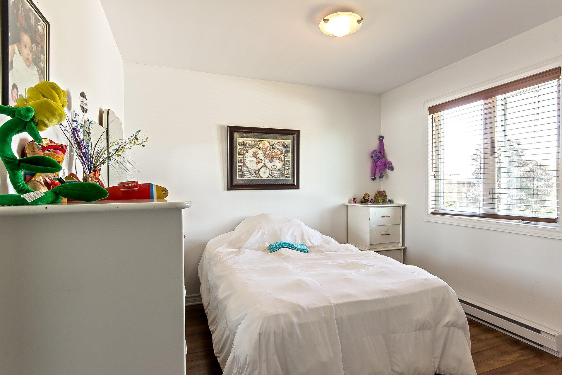 









26


Rue Décosse

,
Gatineau (Hull),




QC
J8Z1E6

