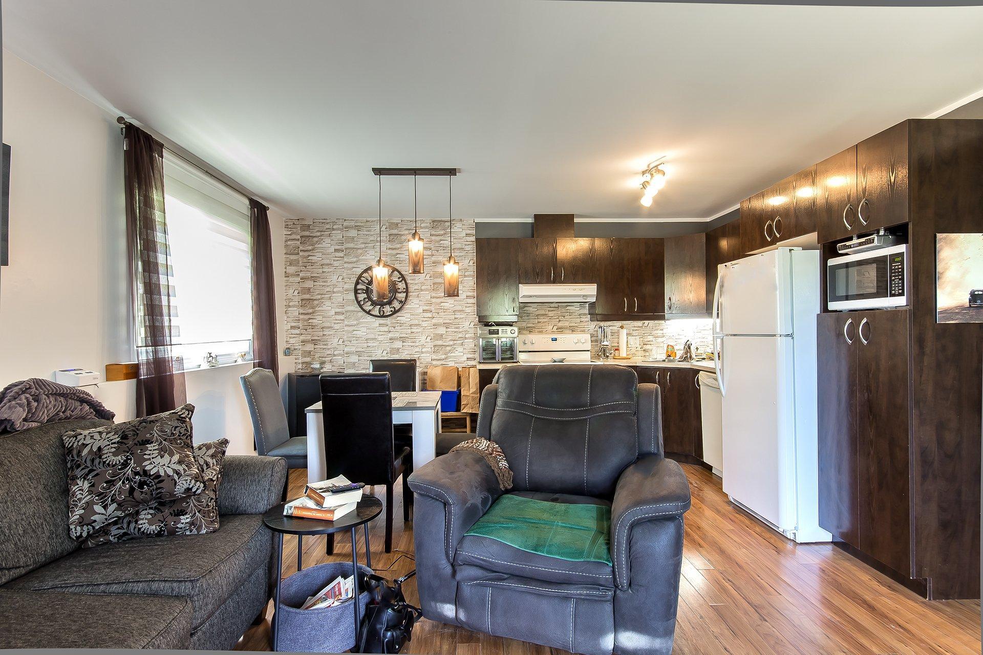 









26


Rue Décosse

,
Gatineau (Hull),




QC
J8Z1E6

