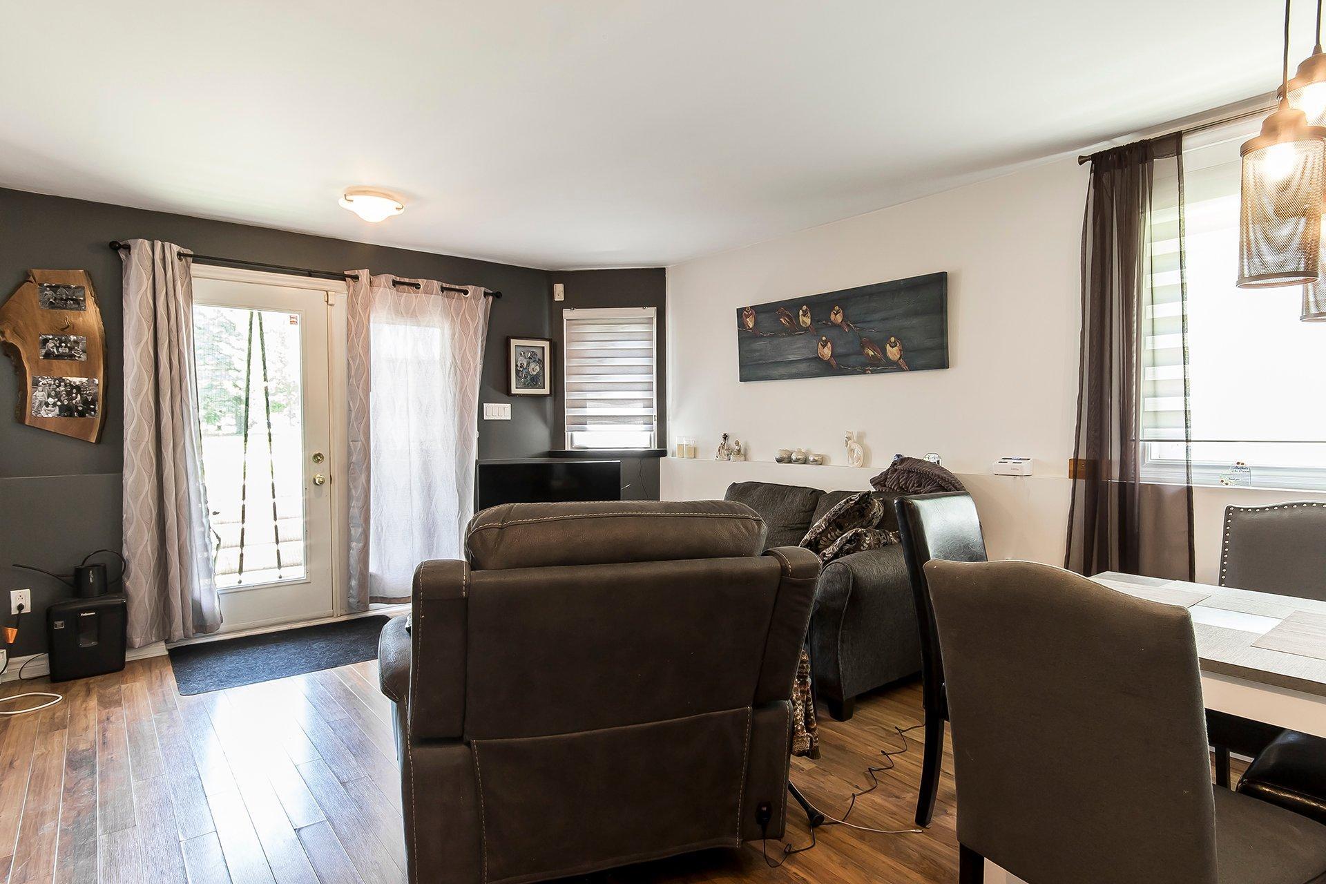 









26


Rue Décosse

,
Gatineau (Hull),




QC
J8Z1E6

