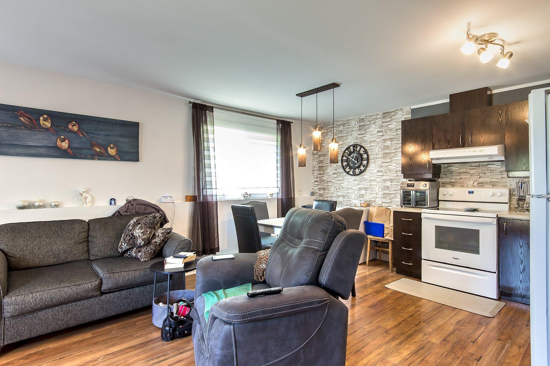 









26


Rue Décosse

,
Gatineau (Hull),




QC
J8Z1E6

