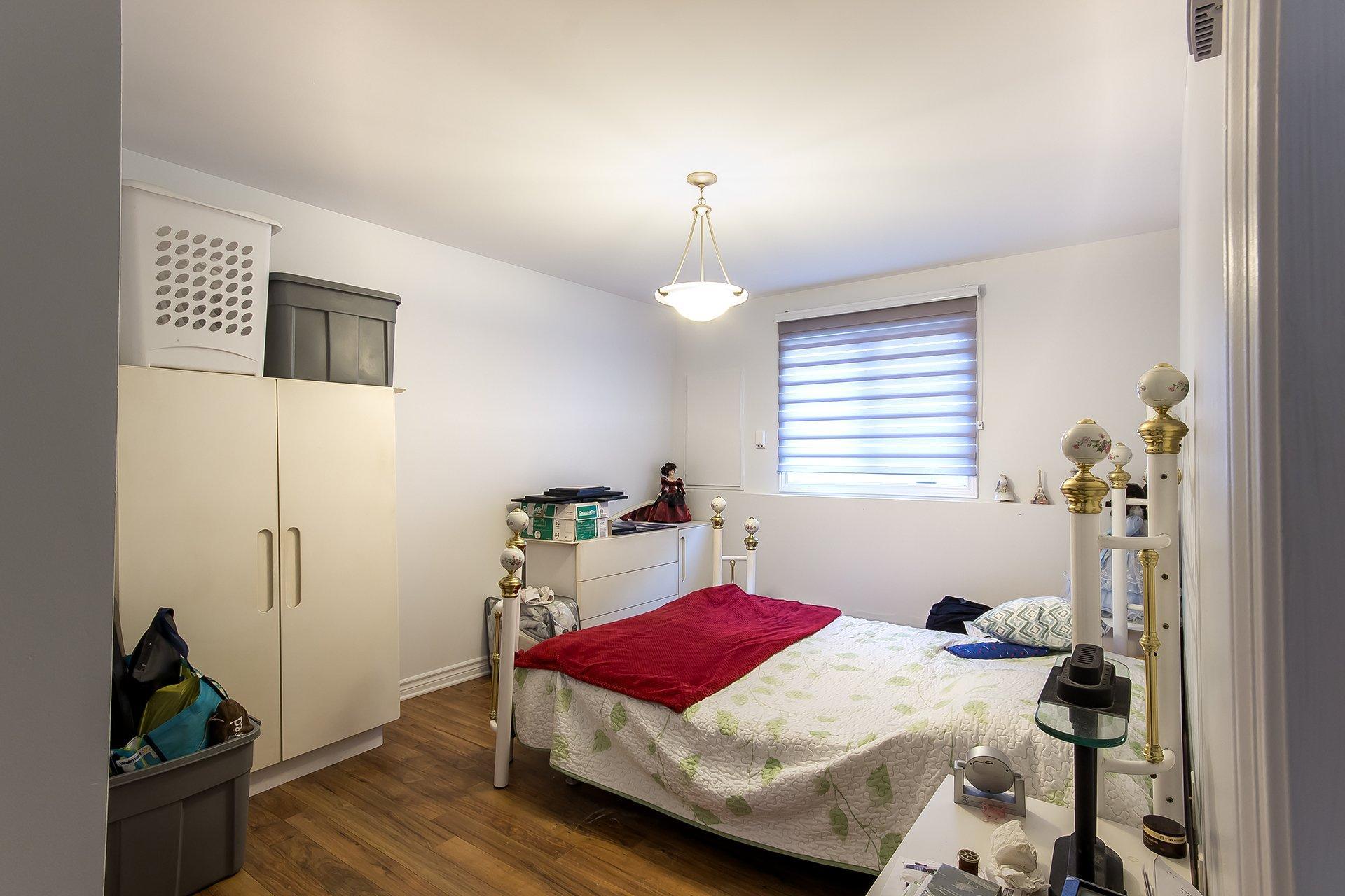 









26


Rue Décosse

,
Gatineau (Hull),




QC
J8Z1E6

