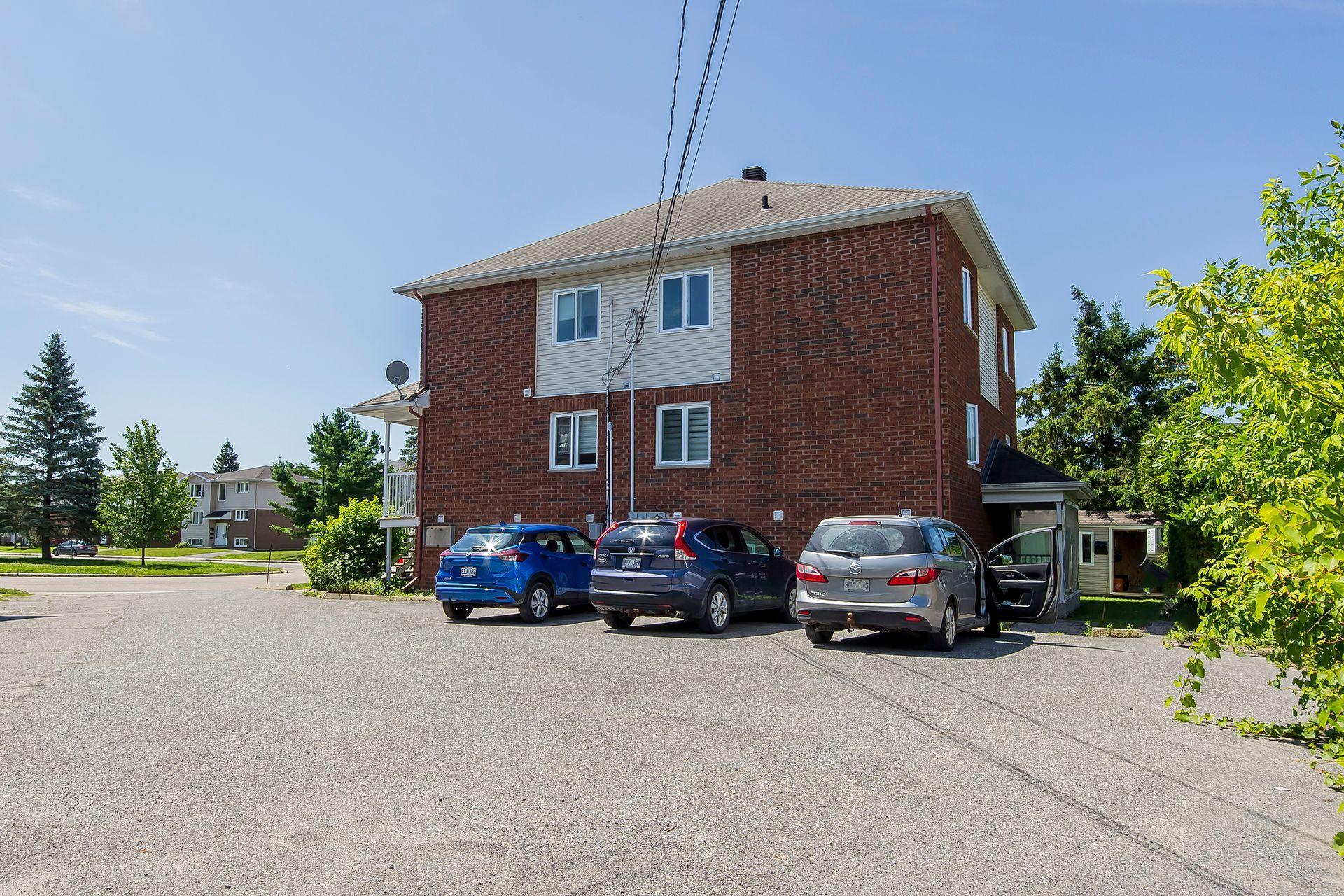 









26


Rue Décosse

,
Gatineau (Hull),




QC
J8Z1E6

